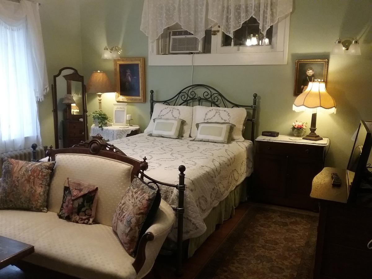 Hanover House Bed And Breakfast Niagara Falls Esterno foto